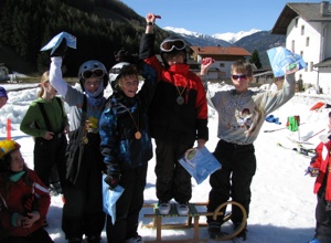 „Sichtbar auf der Piste – Anerkennung für unsere Ski-Übungsleiter“