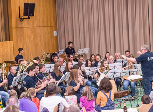 Neue Uniformen für den Musikverein Weitenung