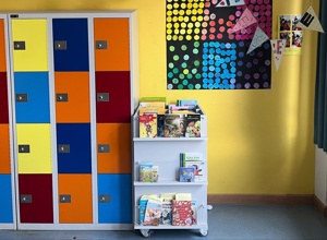 "Wer zu lesen versteht, besitzt den Schlüssel zu großen Taten..."