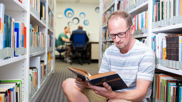 Kommentarreihen in der Bibliothek des BSK komplettieren