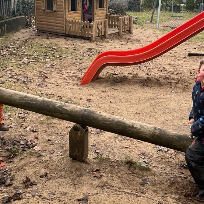 Neue 4-Platz-Wippe für den Kindergarten Burk
