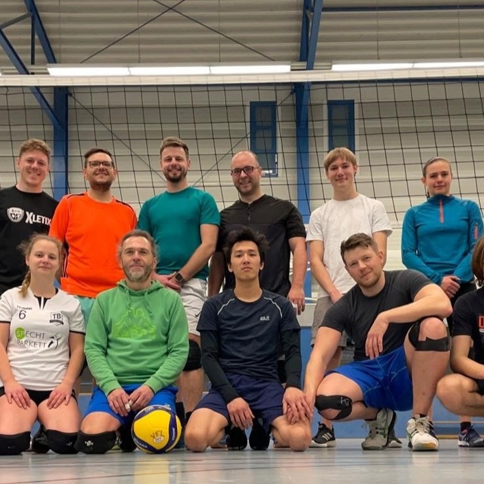Stadtwerke: Trikots für die Volleyball-Abteilung