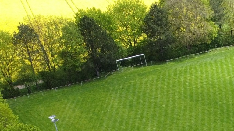 Ballfangzaun am Hauptspielfeld Sportplatz SC Lehr