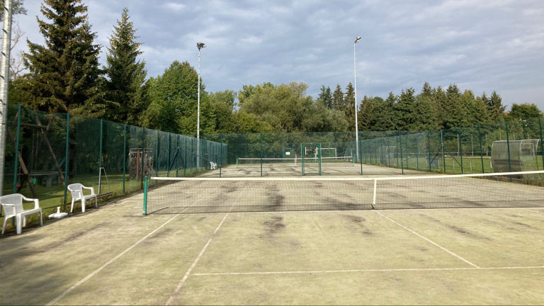 Sanierung Tennisplätze TVB