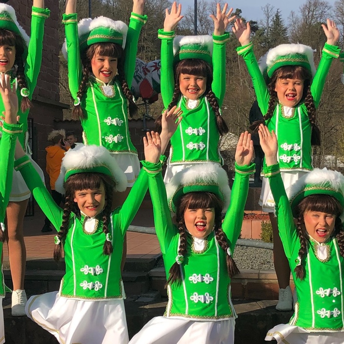 Neue Uniformen für die Tanzgarden des KV 1838 e.V Kaiserslautern