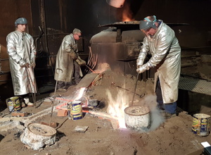 Neues Friedhofskreuz aus Gussbronze