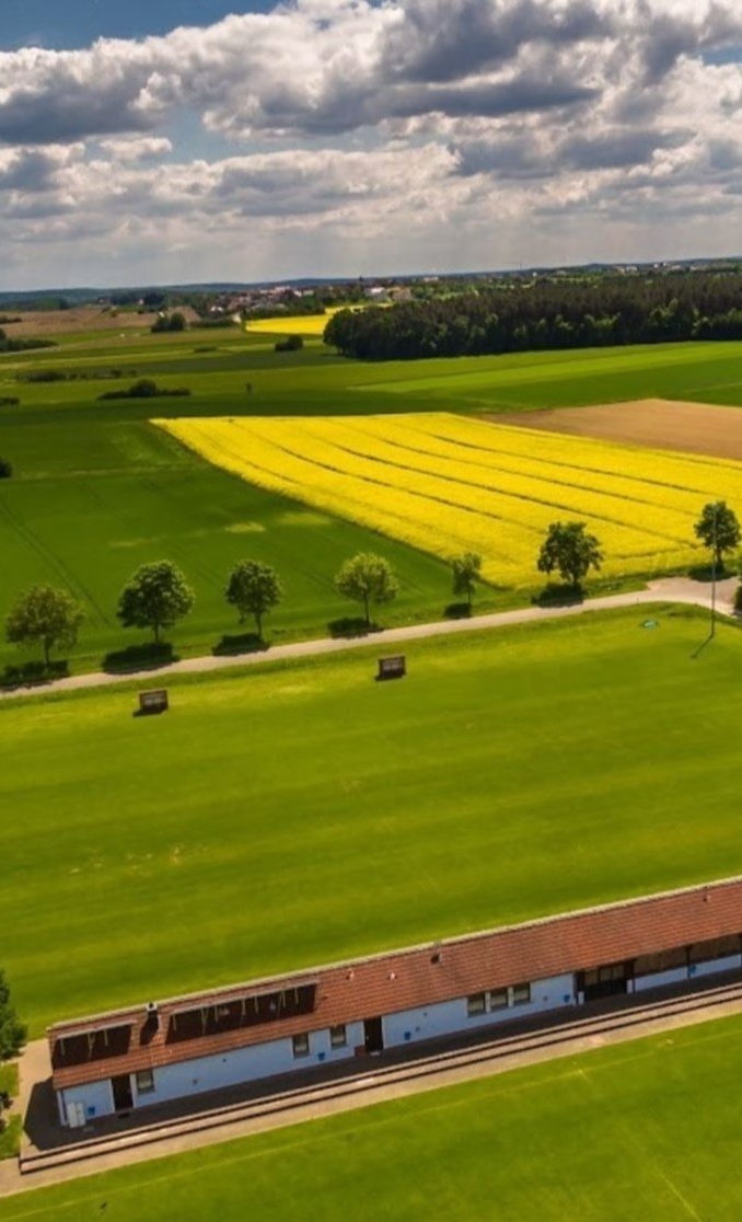 Sanierung des Platzes und der Außenanlagen