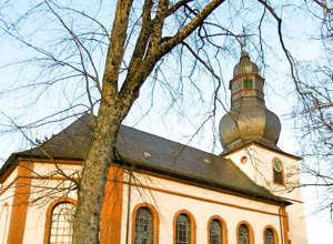 Boule-Anlage im Kirchpark