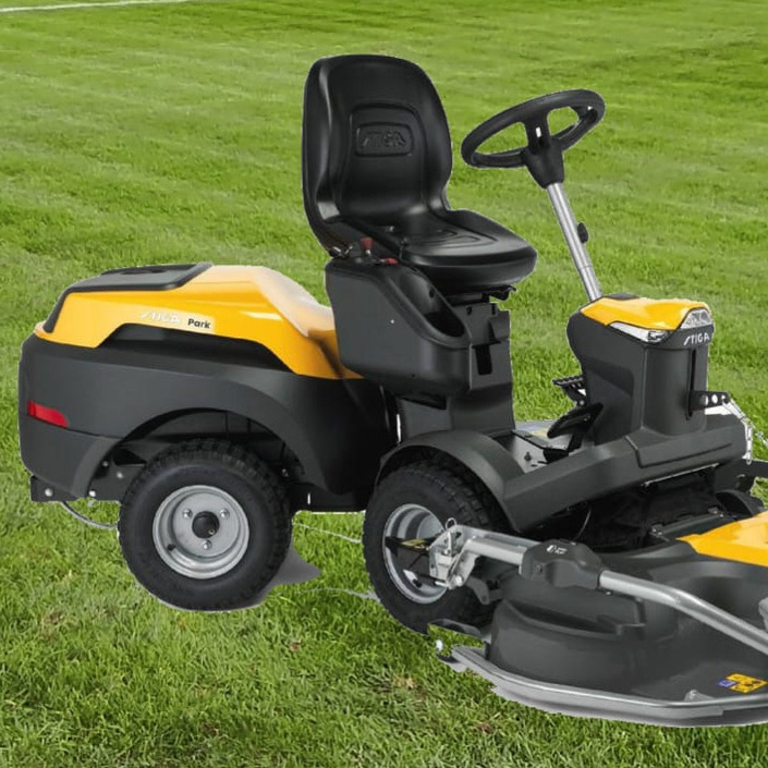 Rasenmähtraktor für den FC Heinebach