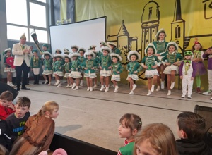Neue Uniformen für die Kinder und Jugendgarde des 1. WKV 1928