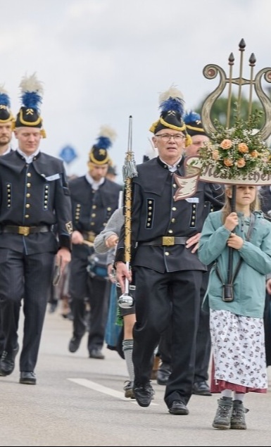 Neuanschaffung der historischen Uniform der Musikkapelle Neukirchen