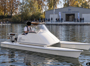 Rudern? Aber sicher! Trainerbegleitboot mit E-Motor