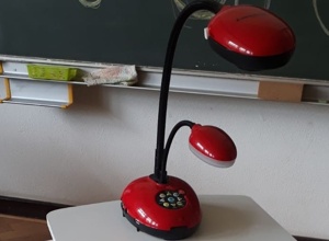 Dokumentenkameras mit Beamer sowie Beamertisch