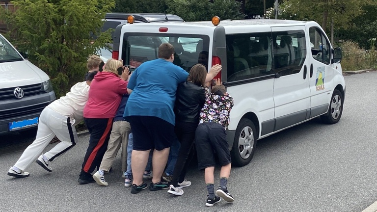 Ein neuer Bus für die Seebergschule