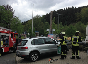 Maibaum und Vogelstange für Oberveischede