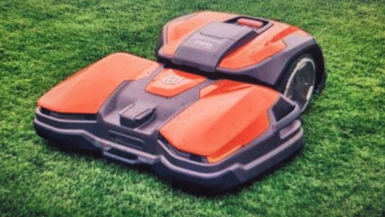 Neuer Rasenmähroboter FC Griessen