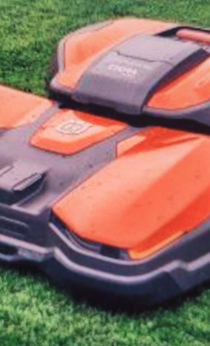Neuer Rasenmähroboter FC Griessen