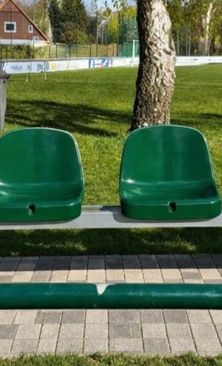 Ein Platz für alle - Sitzgelegenheiten für unser Sportgelände