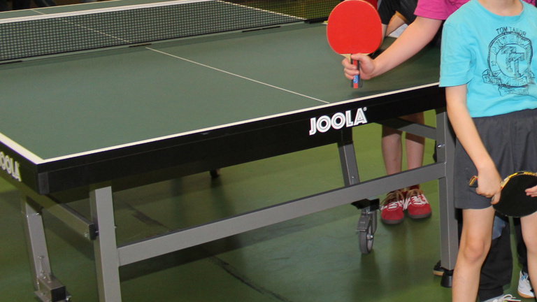 Tischtennis Tische für die TTA SV Ossendorf