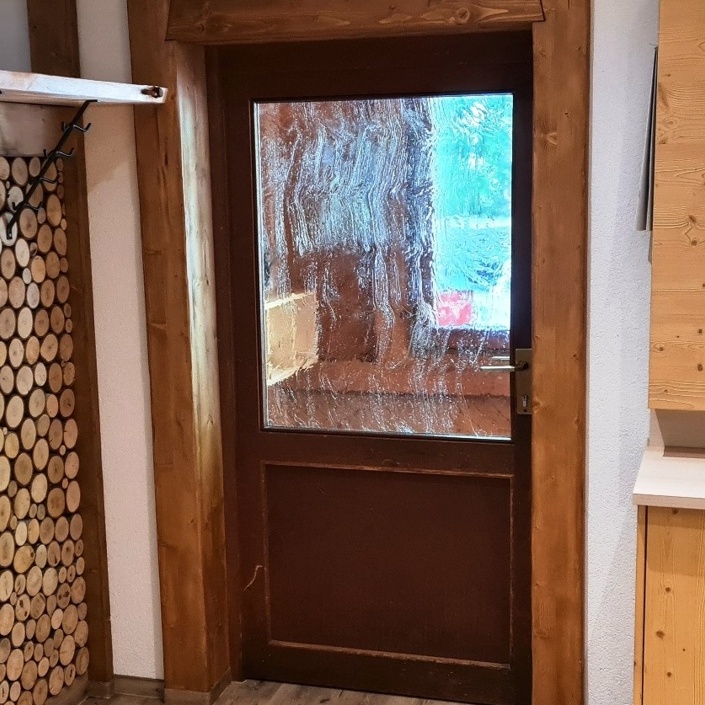 Erneuerung der Eingangstüre im Vereinsheim Schönhaldenfelsen