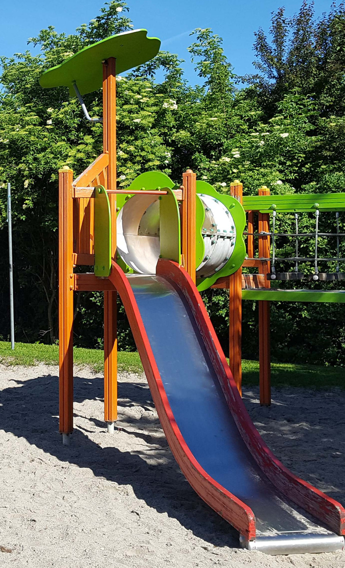 Ein Klettergerüst für den Spielplatz Pusteblume