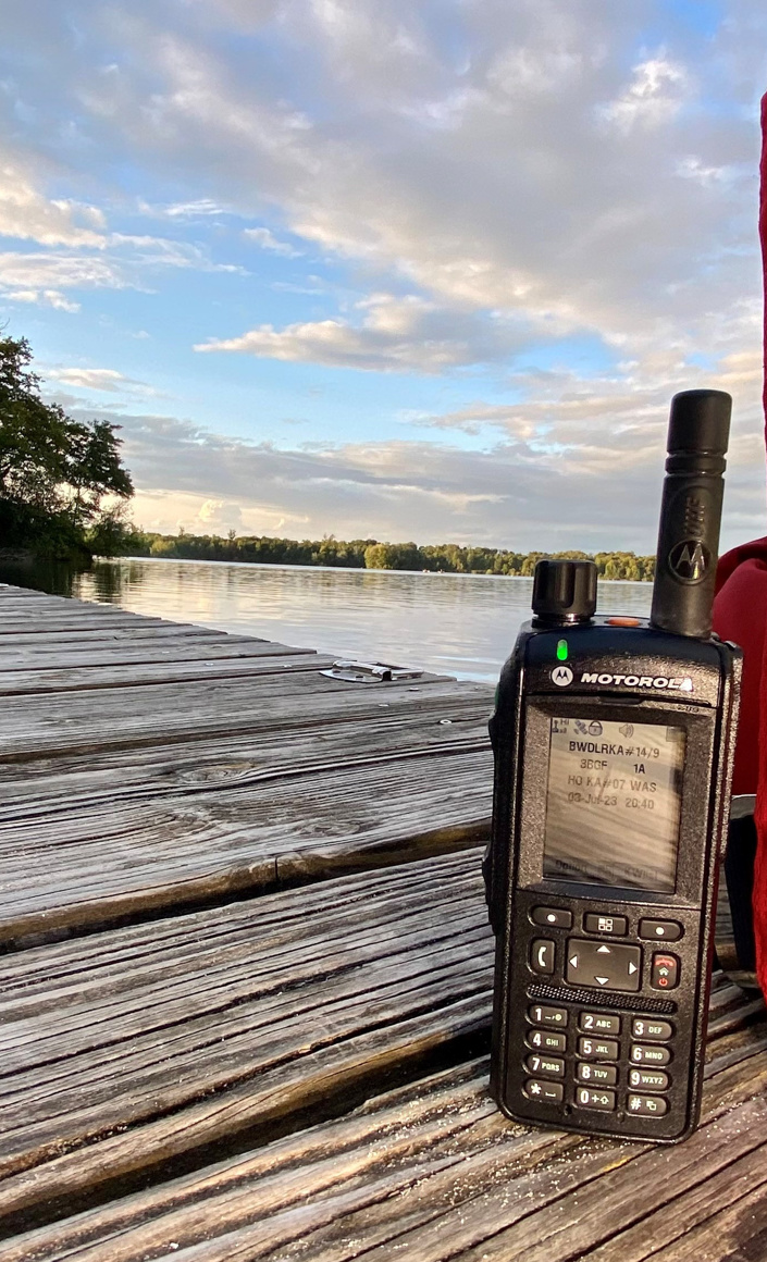 Digitales Handfunkgerät für den Wasser-Rettungsdienst