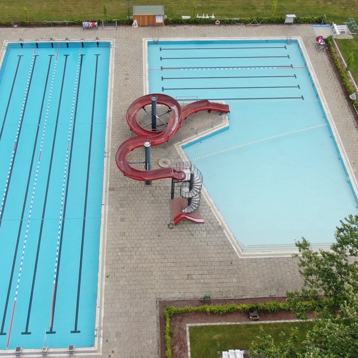 Unsere Rutsche im Schwimmpark Twistringen braucht ein neues Make-Up