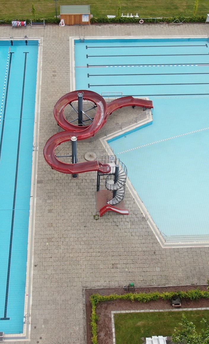 Unsere Rutsche im Schwimmpark Twistringen braucht ein neues Make-Up