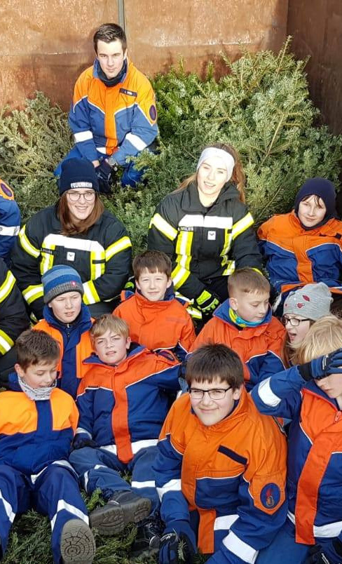 Brandneue Shirts für unsere Jugendfeuerwehr