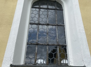 Sanierung der Kirchenfenster von St. Ottilia in Parnkofen