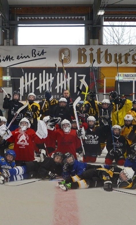 Unterstuetzung der Eishockey-Kids in Bitburg!