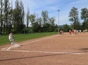 Überdachte Grillhütte für den Sportplatz in Kempfeld