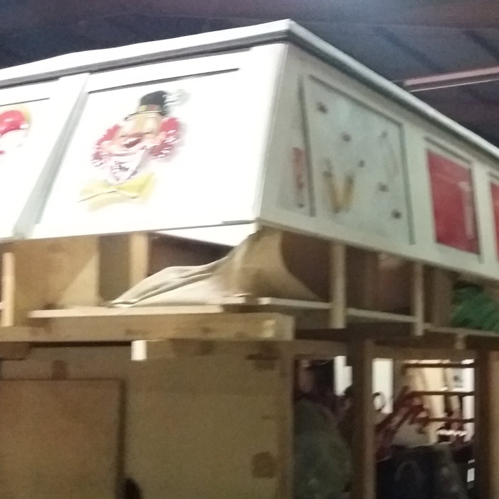 Neubau des Prinzenwagen der KG Rot Weiss Ehrang