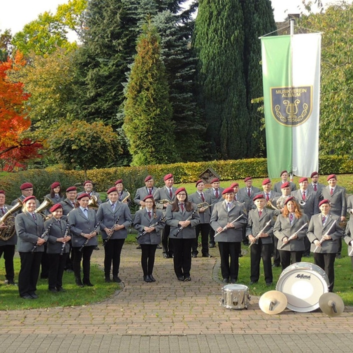 Neue Uniformen für den Musikverein Albaum e.V.