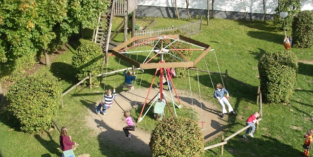 Kinderspielplatz auf dem Flugplatz Rennefeld
