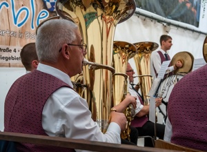 Beschaffung neuer Uniformen für den Musikverein Ringingen e. V.