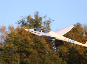 Das Schulungsflugzeug des Aeroclub benötigt ein neues Gewand