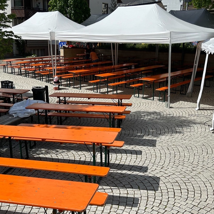 Faltpavillons für den Schlater Maibaumhock
