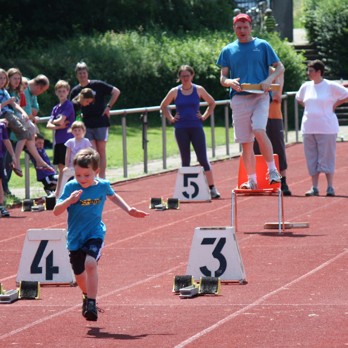 Renovierung der Leichtathletikanlage „Poggenbeeke" in Nammen