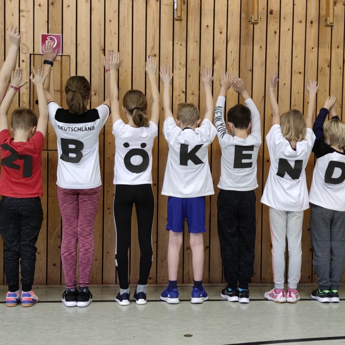 Modernisierung der Beleuchtung im Eingang der Mehrzweckhalle Bökendorf