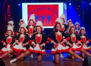 Neue Gardekostüme für die Funkengarde Fretter