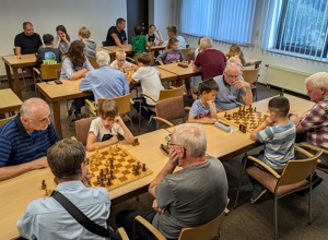 Schulschach wächst weiter – Spielmaterial für junge Denker benötigt