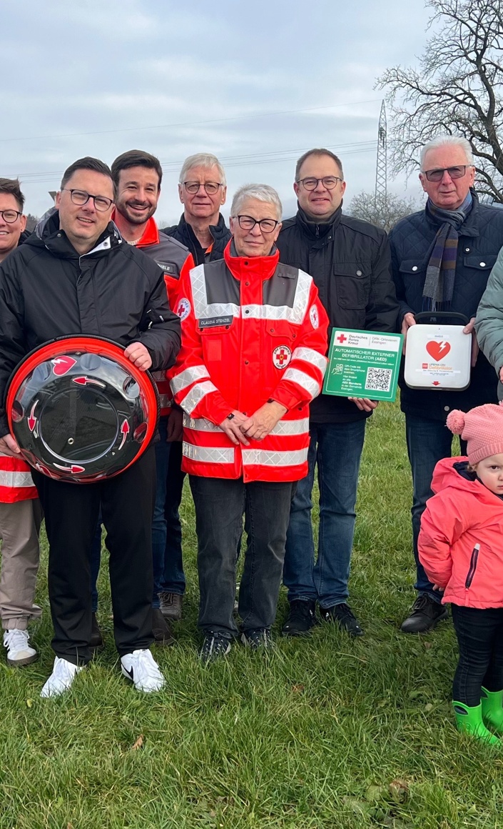 Schnelle Hilfe im Notfall: Neuer Defibrillator für Baierhof & Lix