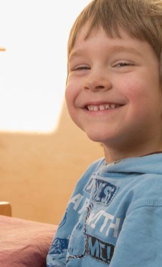 Warmes Mittagessen für bedürftige Kinder