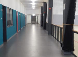 40 Sitzgelegenheiten neue Turnhalle