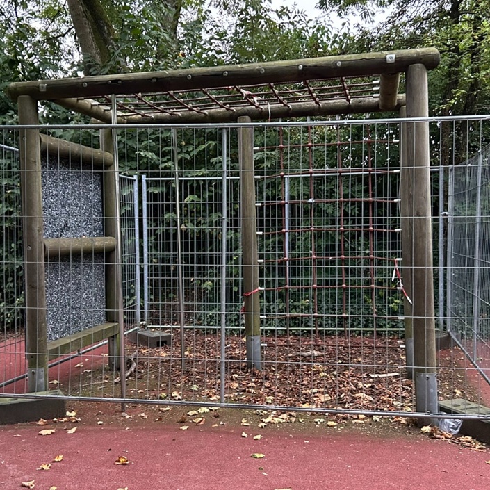 Neue Spielmöglichkeiten für den Schulhof der Grundschule Hottenstein