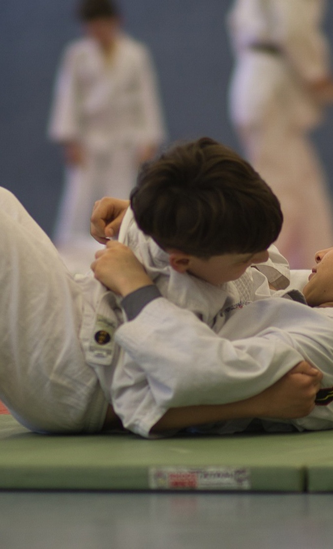 Neue Judomatten für die Judoka der LüRa