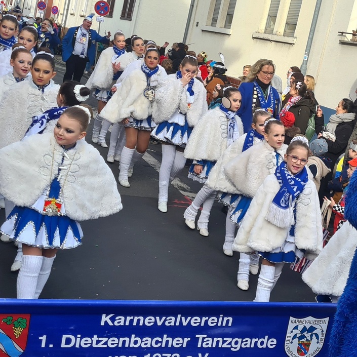 Neue Tanzkostüme für unsere Gardegruppen