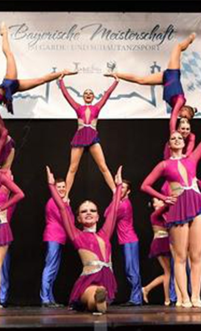 Neue Showtanzkostüme