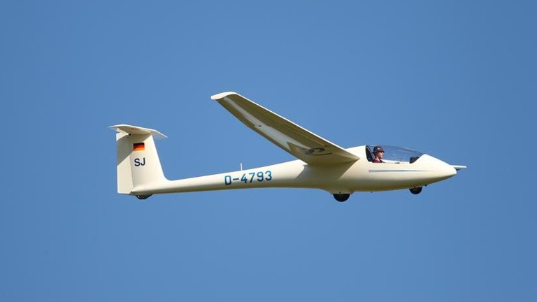Neulackierung Schulungsflugzeug ASK23